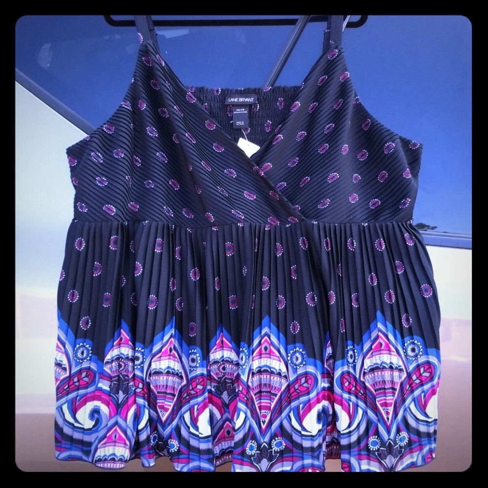 26/28 sleeveless top black w/ blue, red, gray